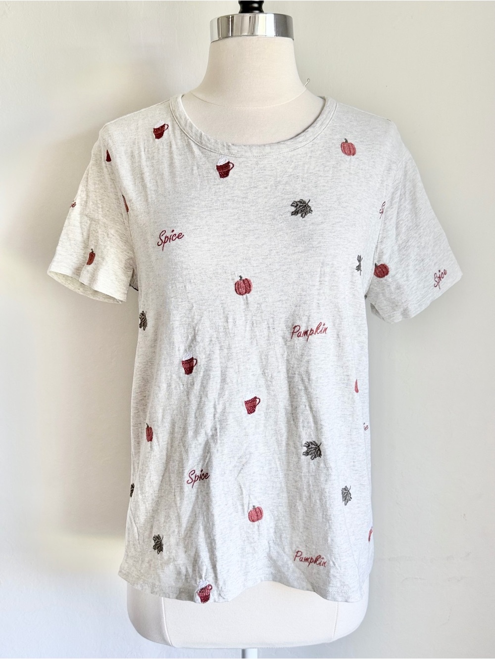 Lucky Brand Fall Icon Embroidered Tee Shirt Heather Gray. Size Medium